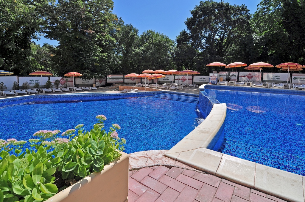Piscina deschisă