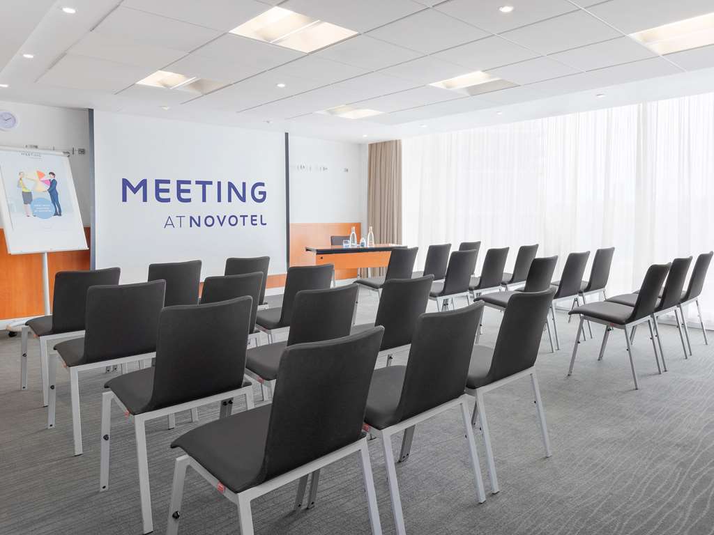 Meeting room - 42