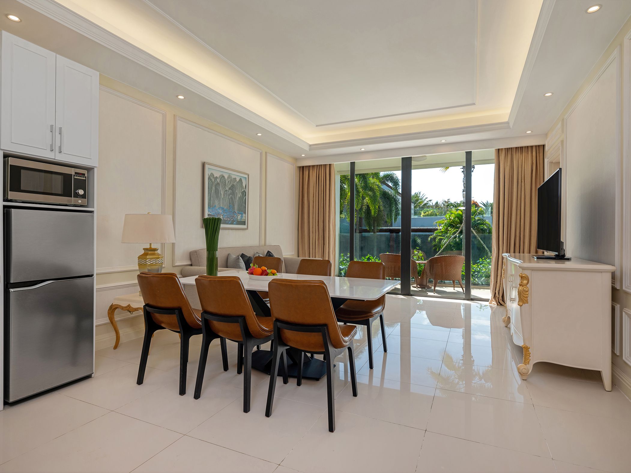 ONE BEDROOM APARTMENT