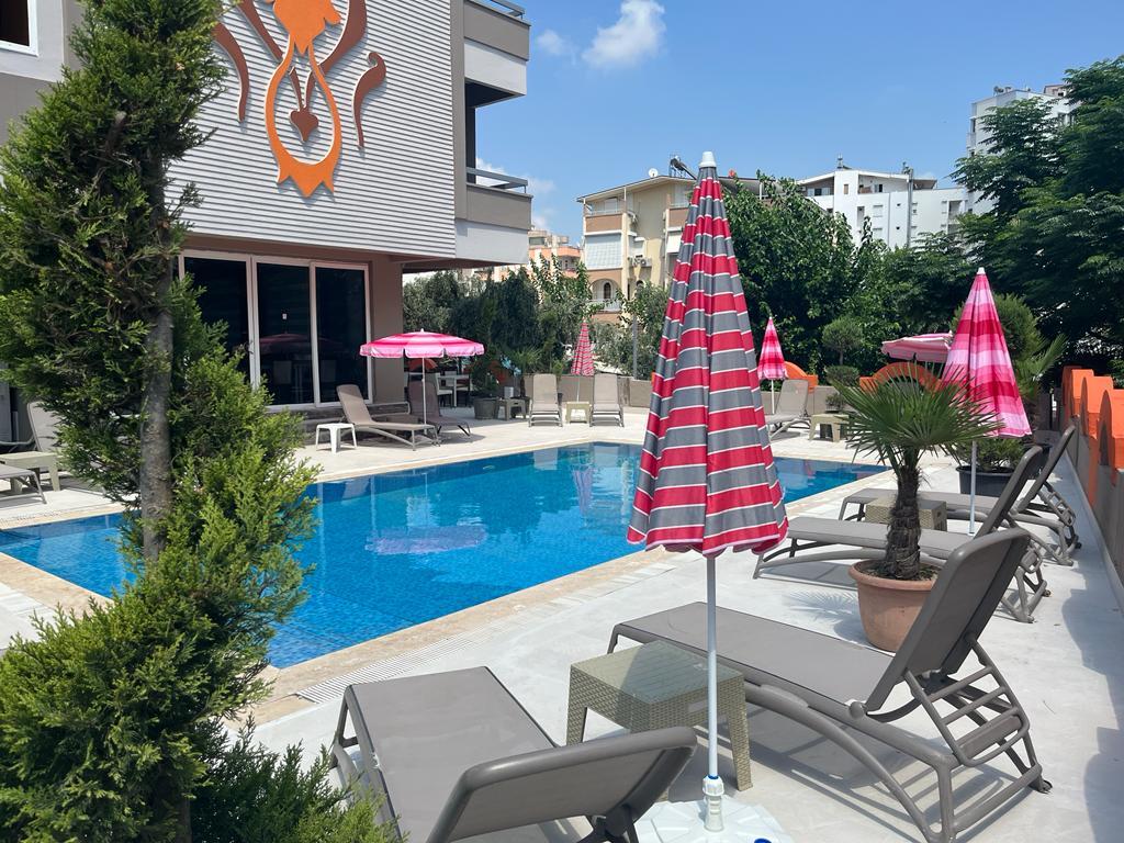 Piscina exterioara/interioara