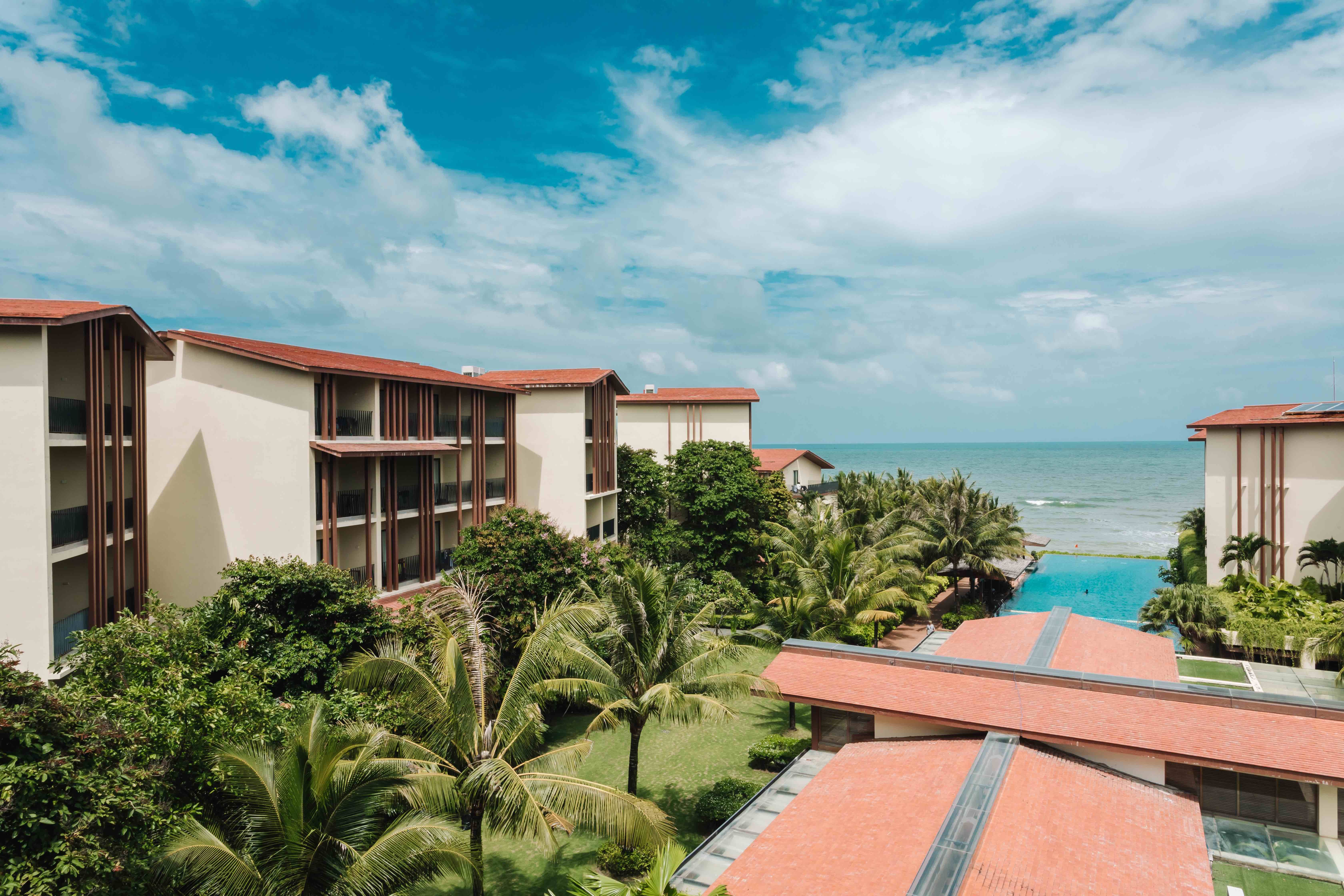 DELUXE OCEAN VIEW WITH BALCONY