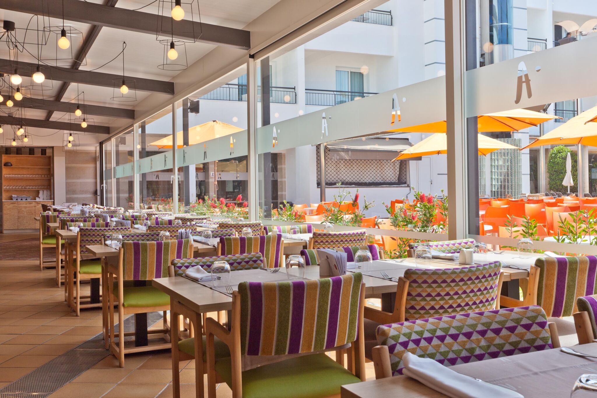 MAIN RESTAURANT