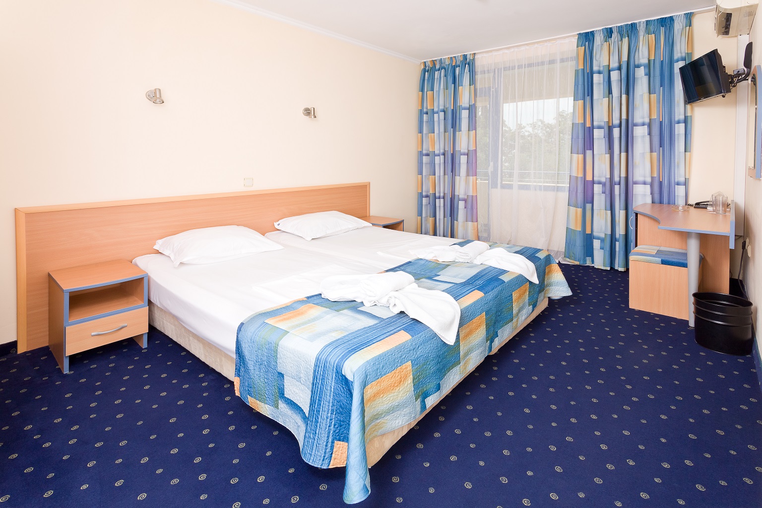 DOUBLE STANDARD ROOM