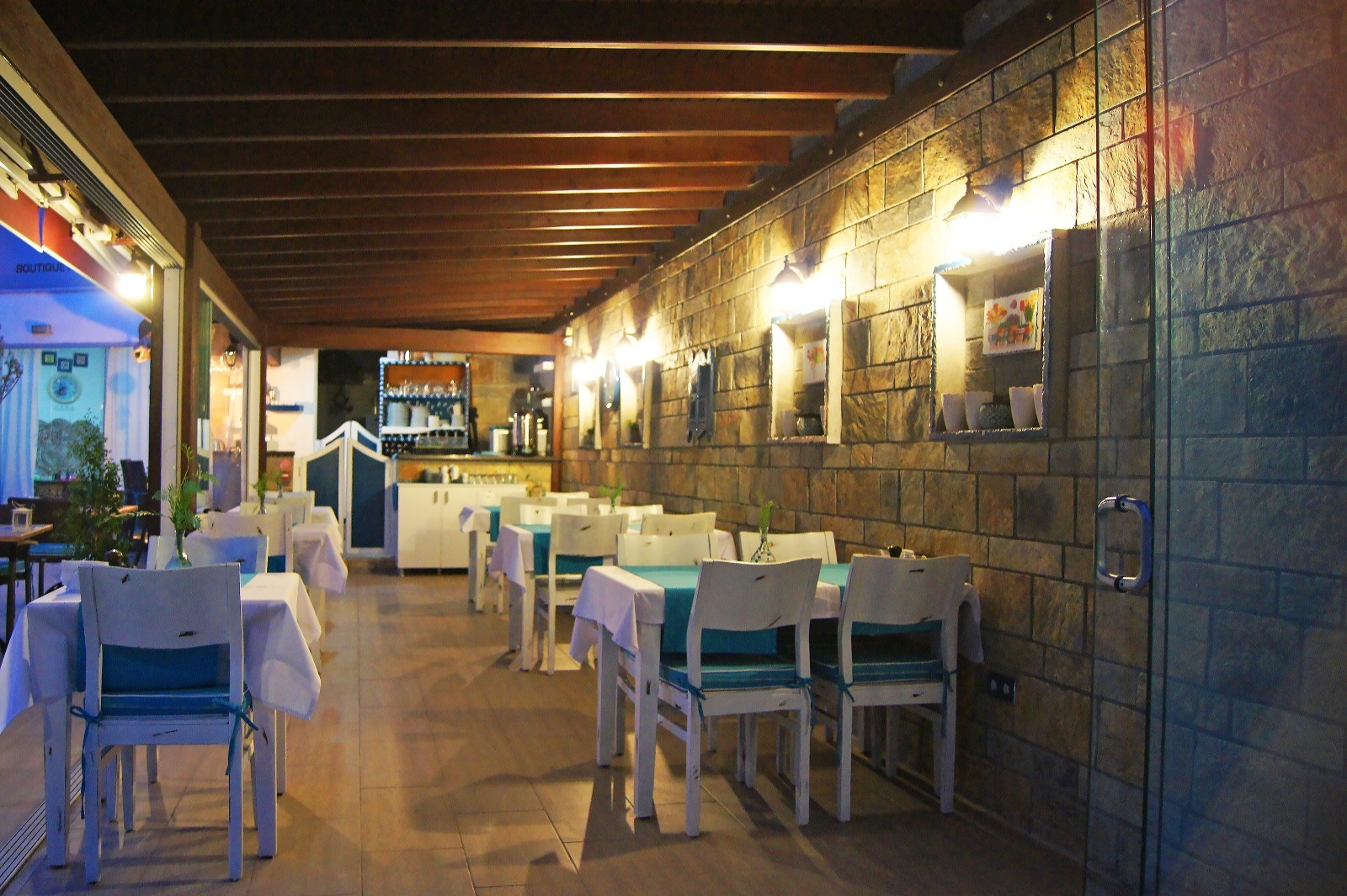 Cotton Boutique Breakfast Saloon