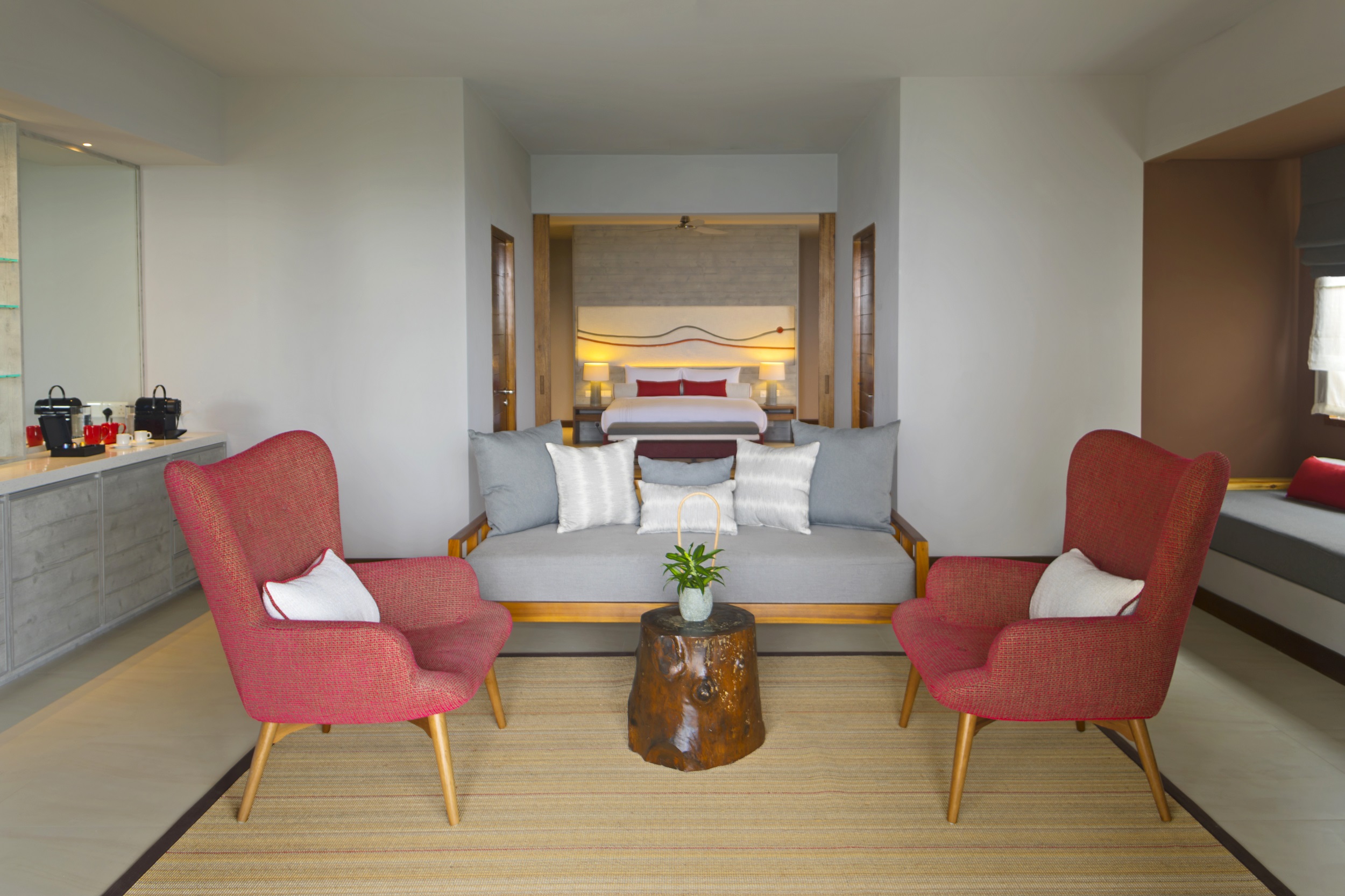 BEACH SUITE WITH POOL