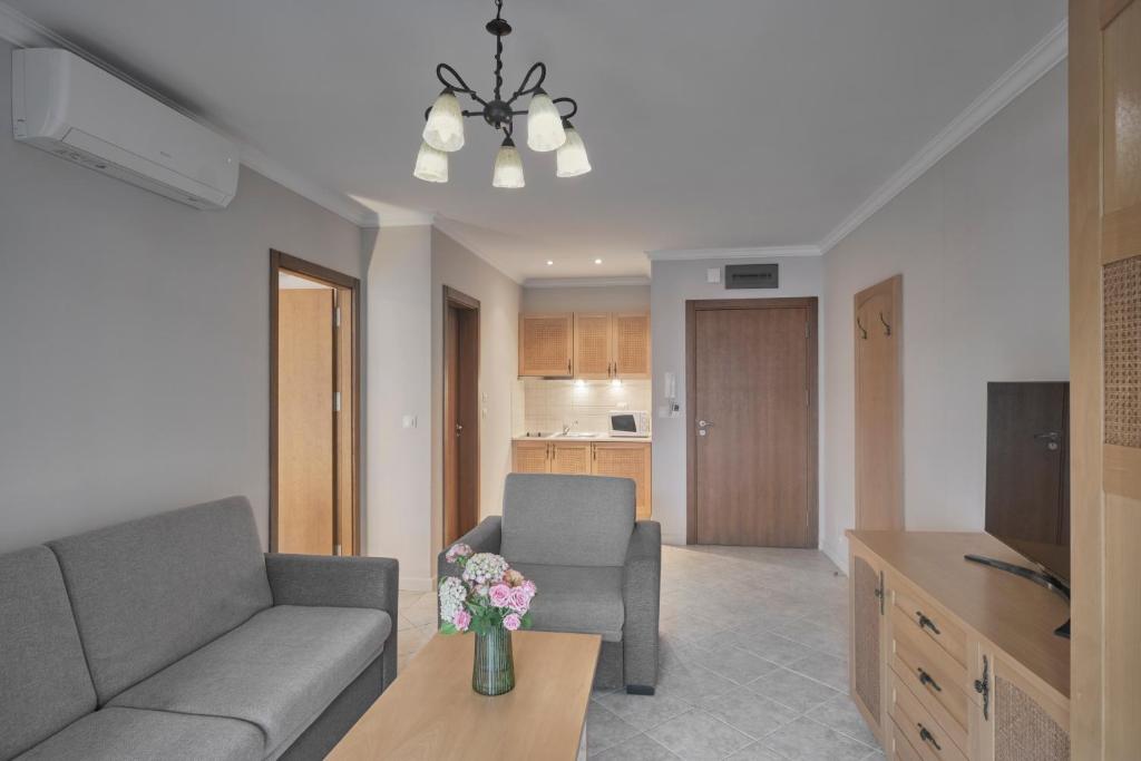 1 Bedroom Apartment (Park View, Balcony)
