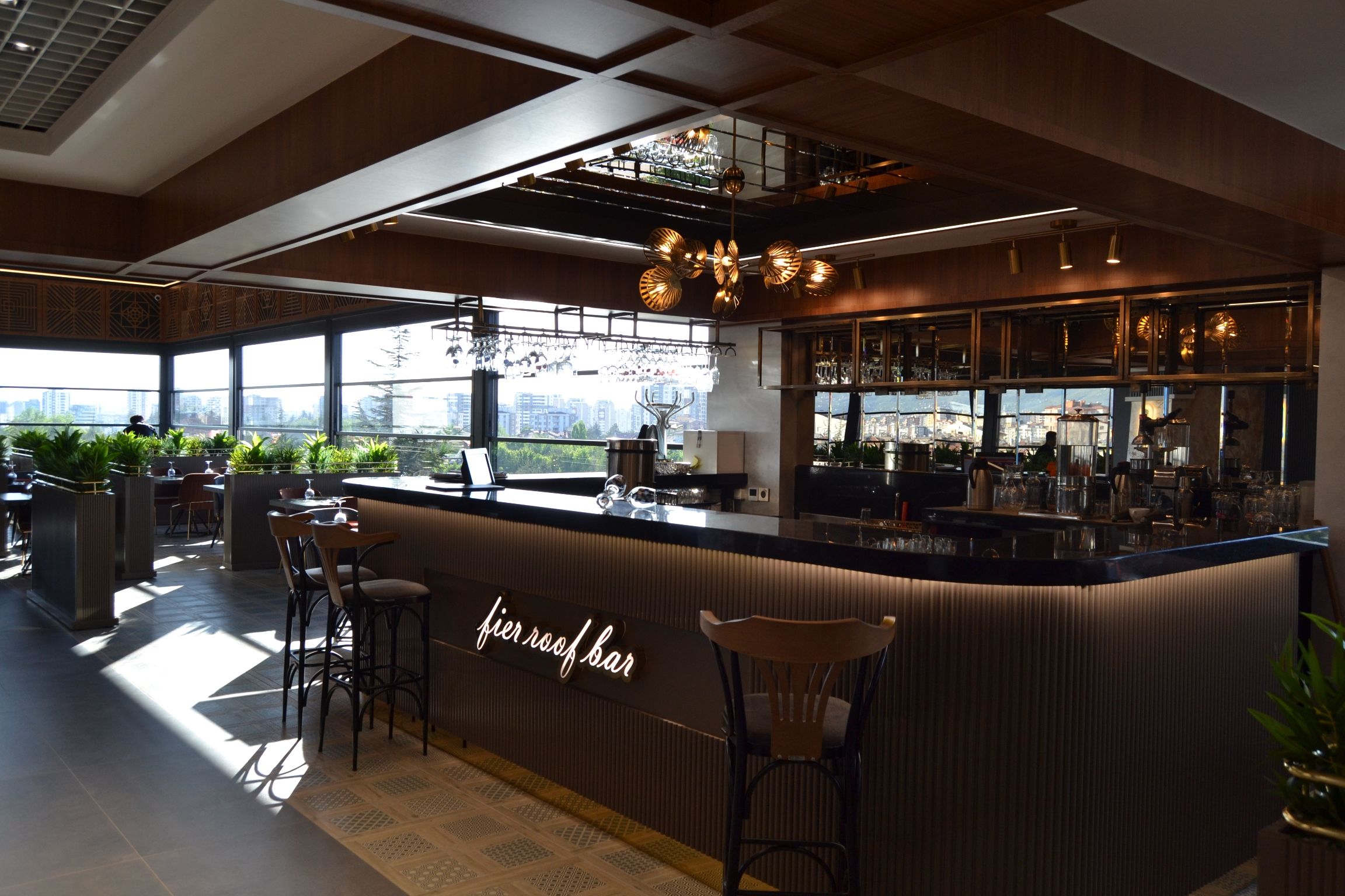 ROOS RESTAURANT