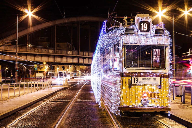 Budapest-Christmas-Tram-3.jpg