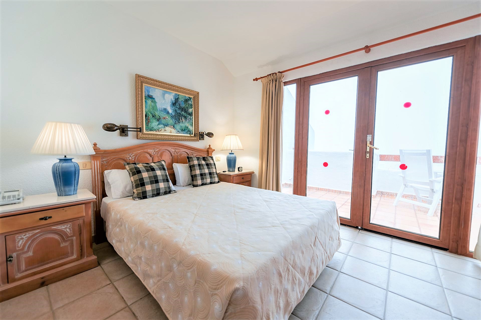 APARTMENT1 BEDROOM BALCONY OR TERRACE