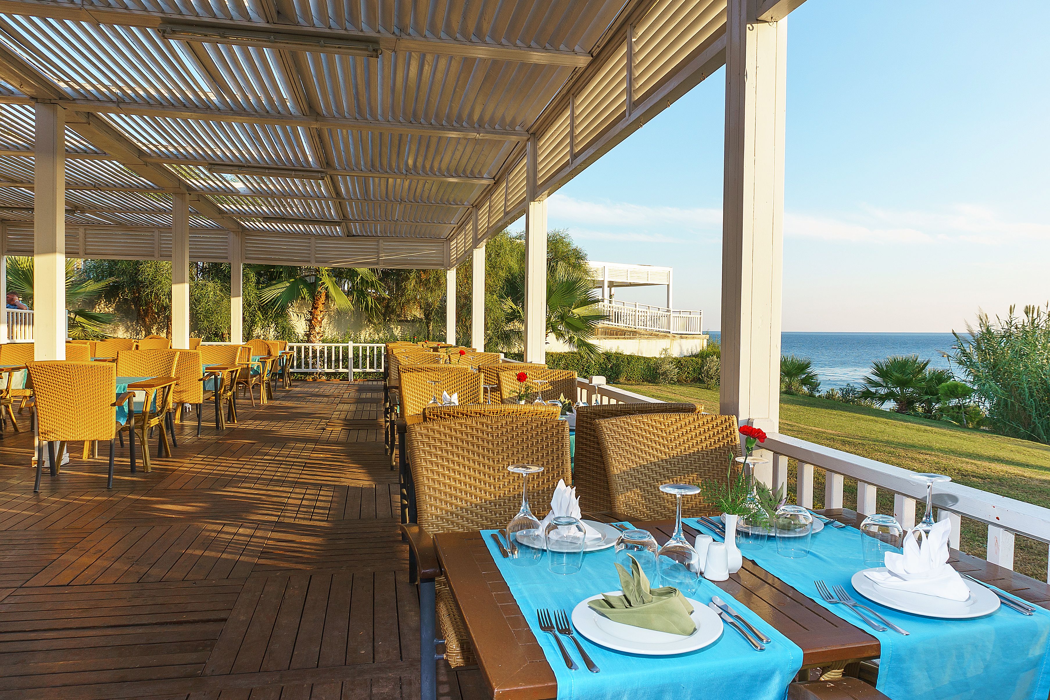 MAIN RESTAURANT