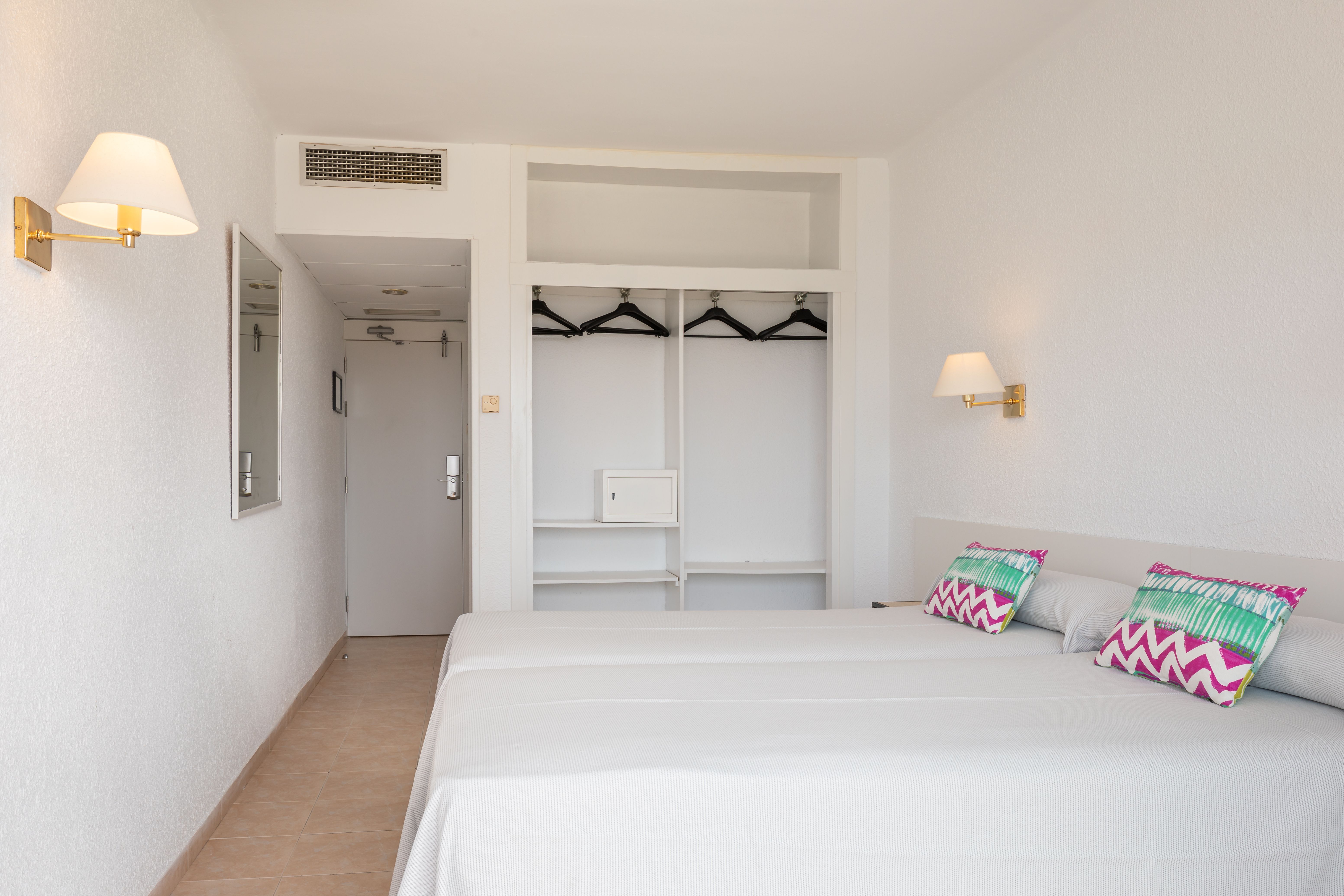 Room Single w. Child Balcony or Terrace