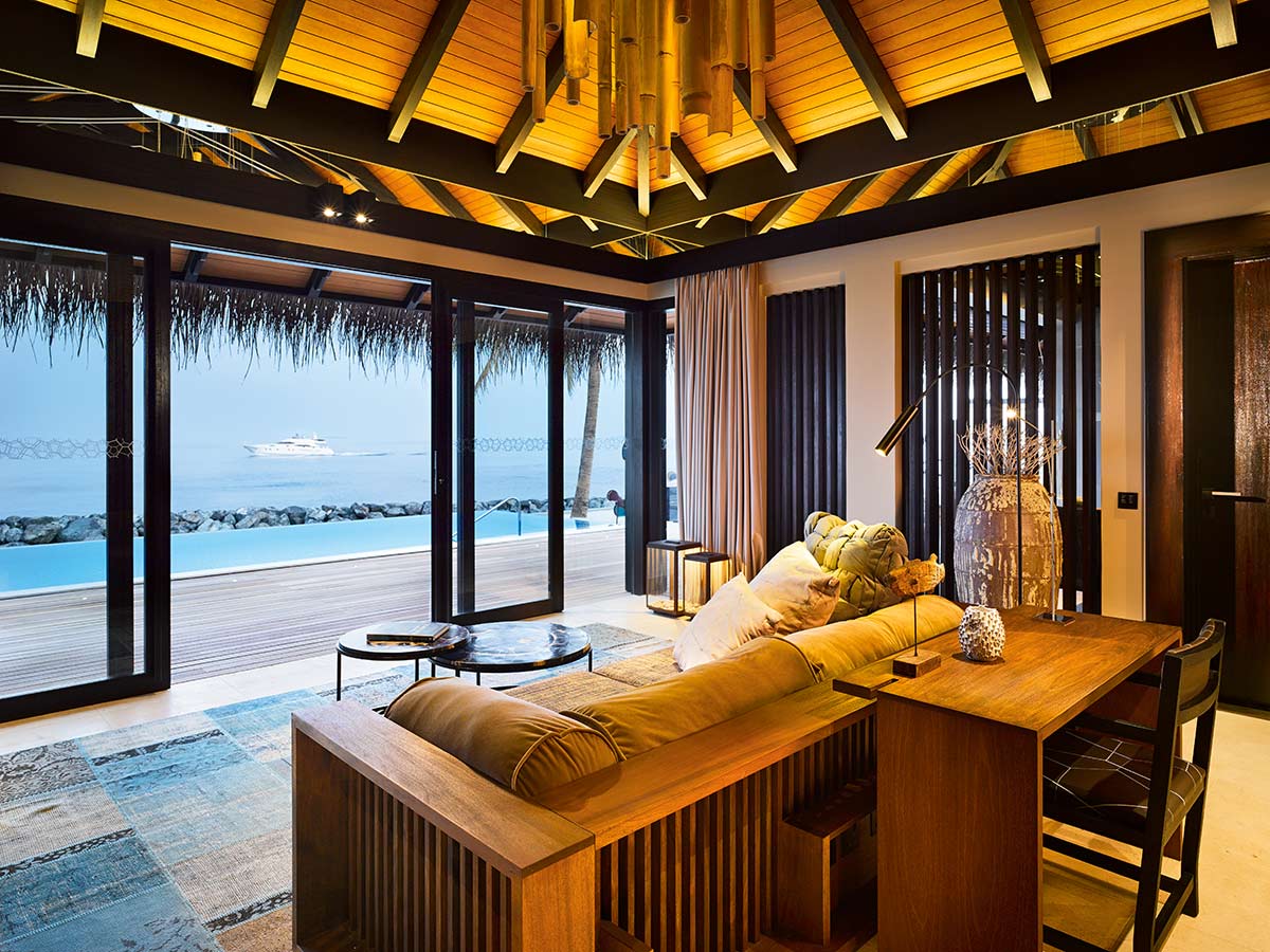 Romantic Pool Residence