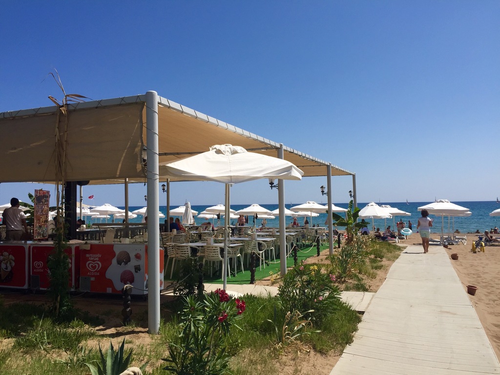 BEACH BAR