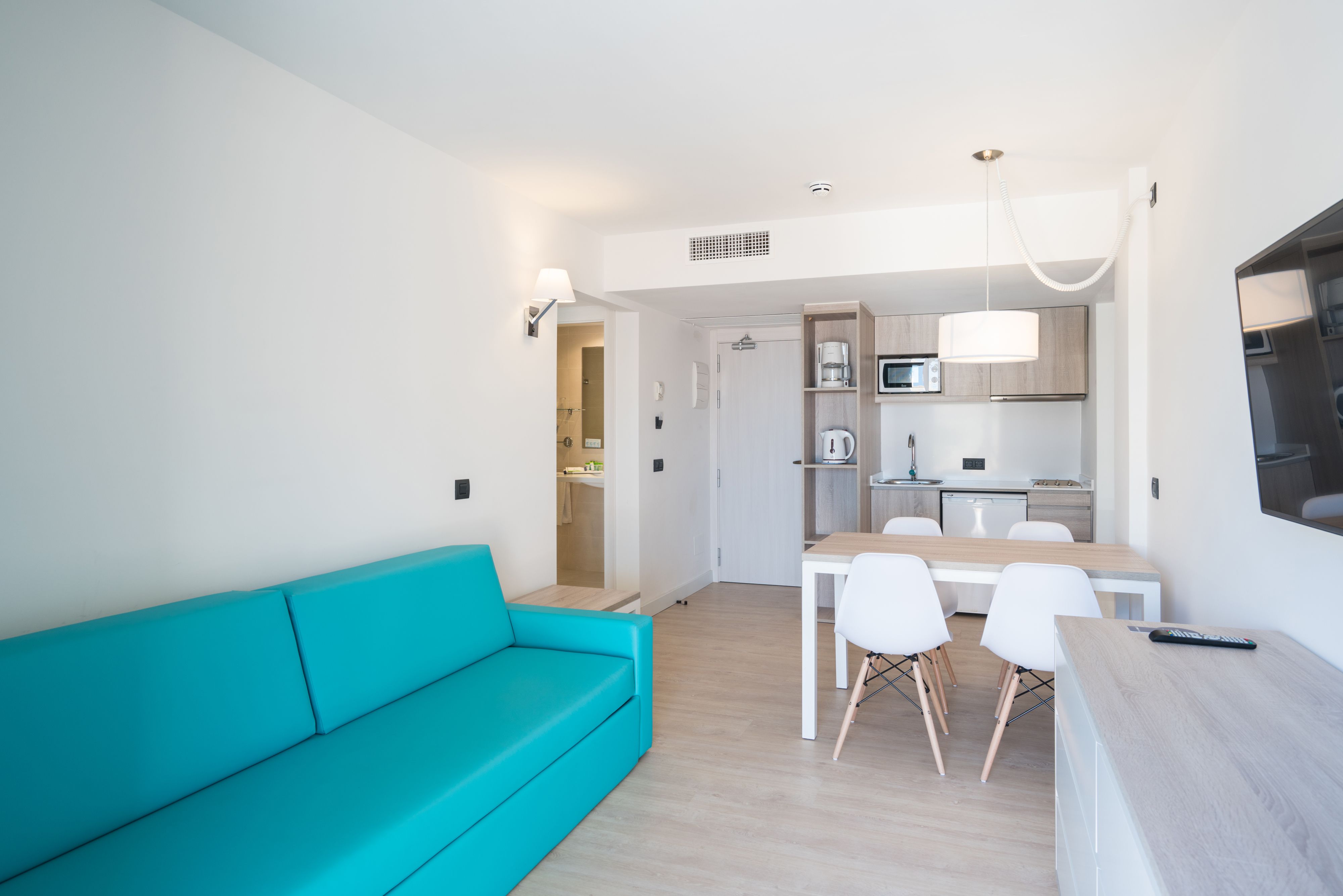 APARTMENT STANDARD 1 BEDROOM BALOCONY OR TERRACE