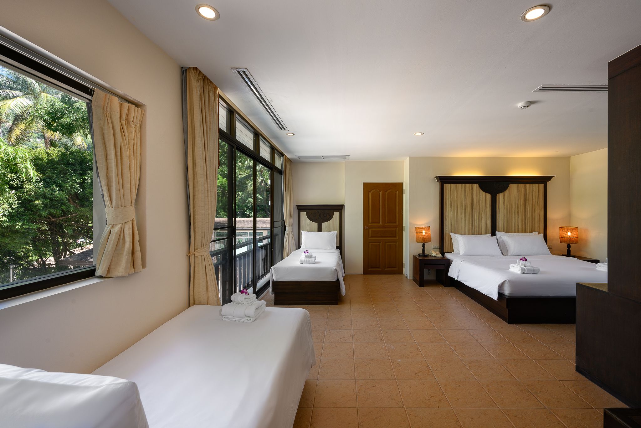 GRAND DELUXE QUADRUPLE ROOM