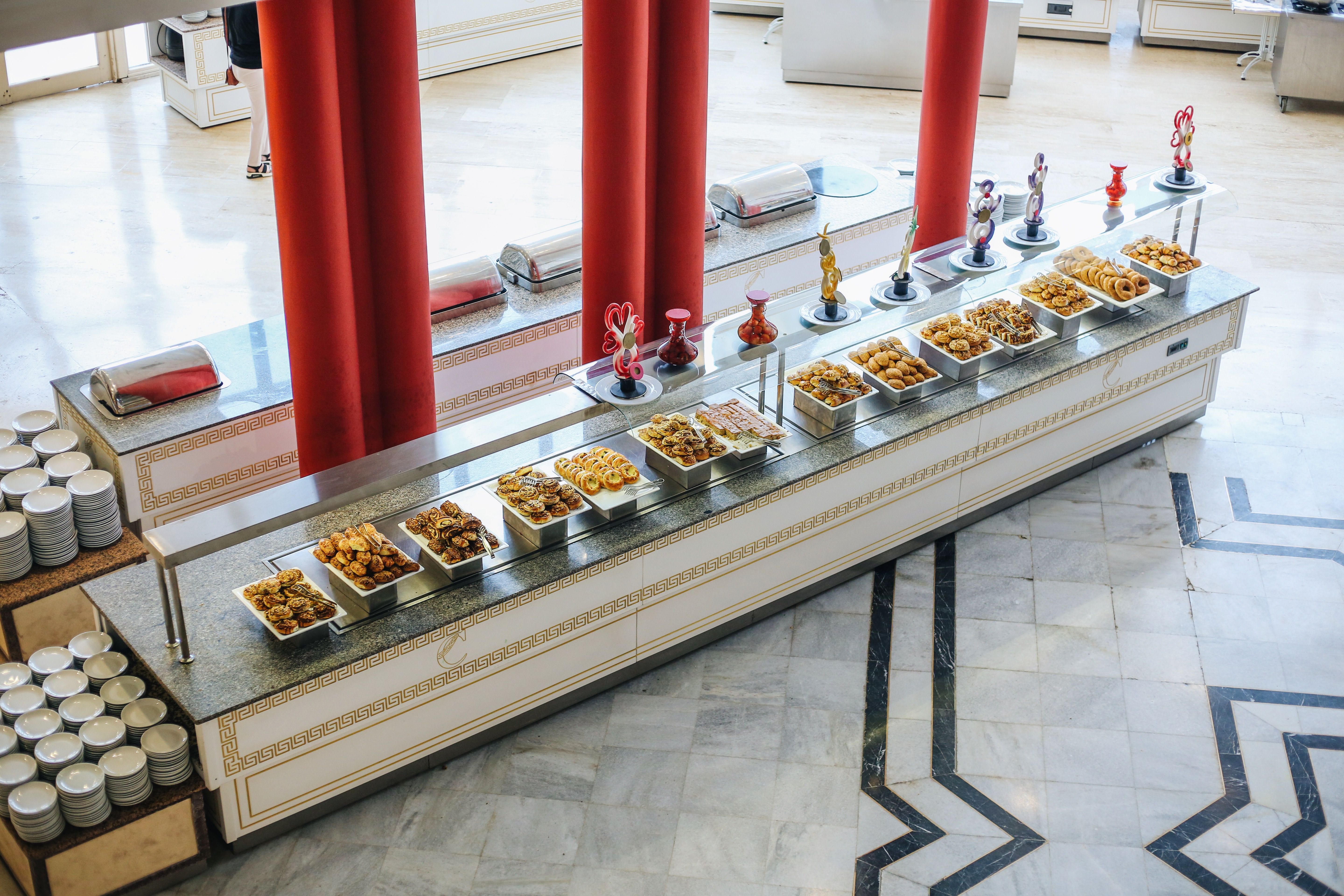 MAIN RESTAURANT