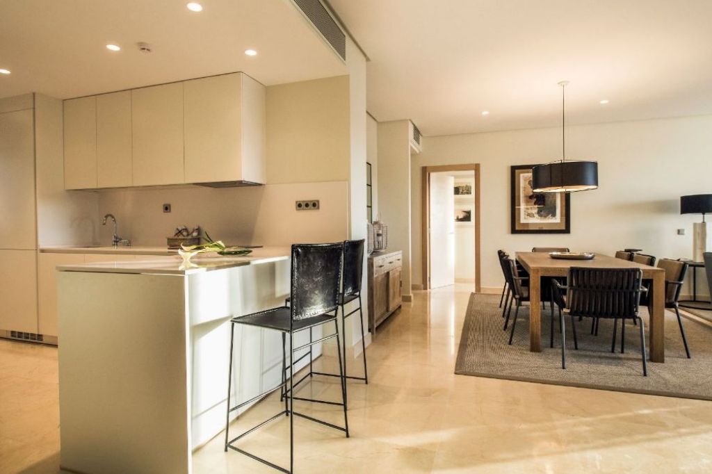 3 BEDROOMS SUITE PARTIAL SEA VIEW