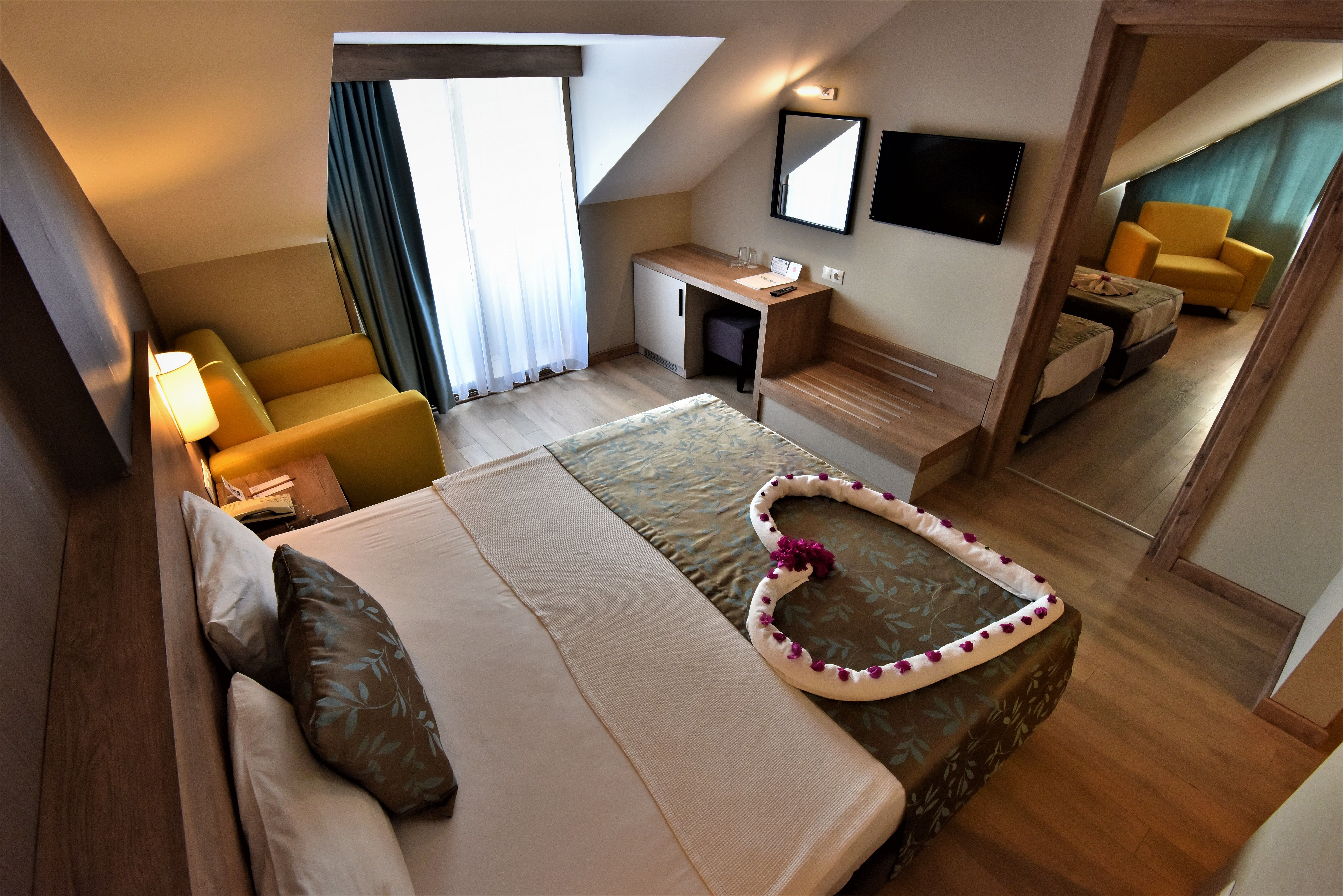 FAMILY SUITE