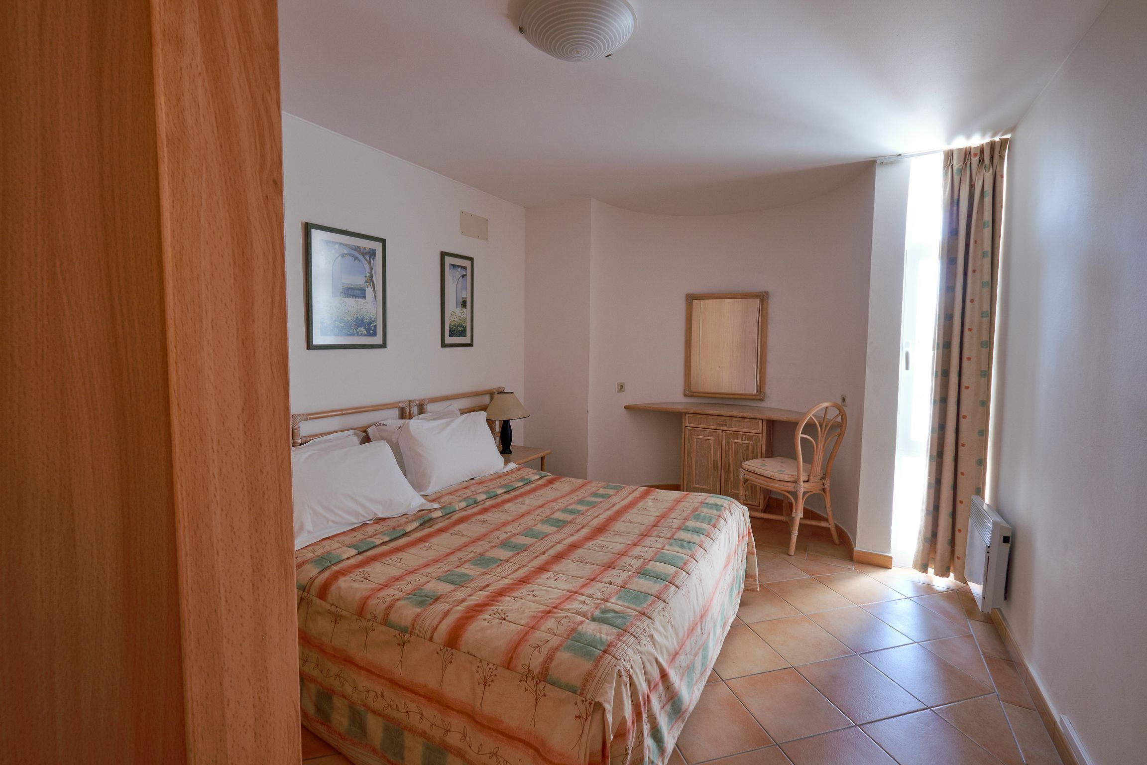 	SUPERIOR ONE BEDROOM APARTMENT