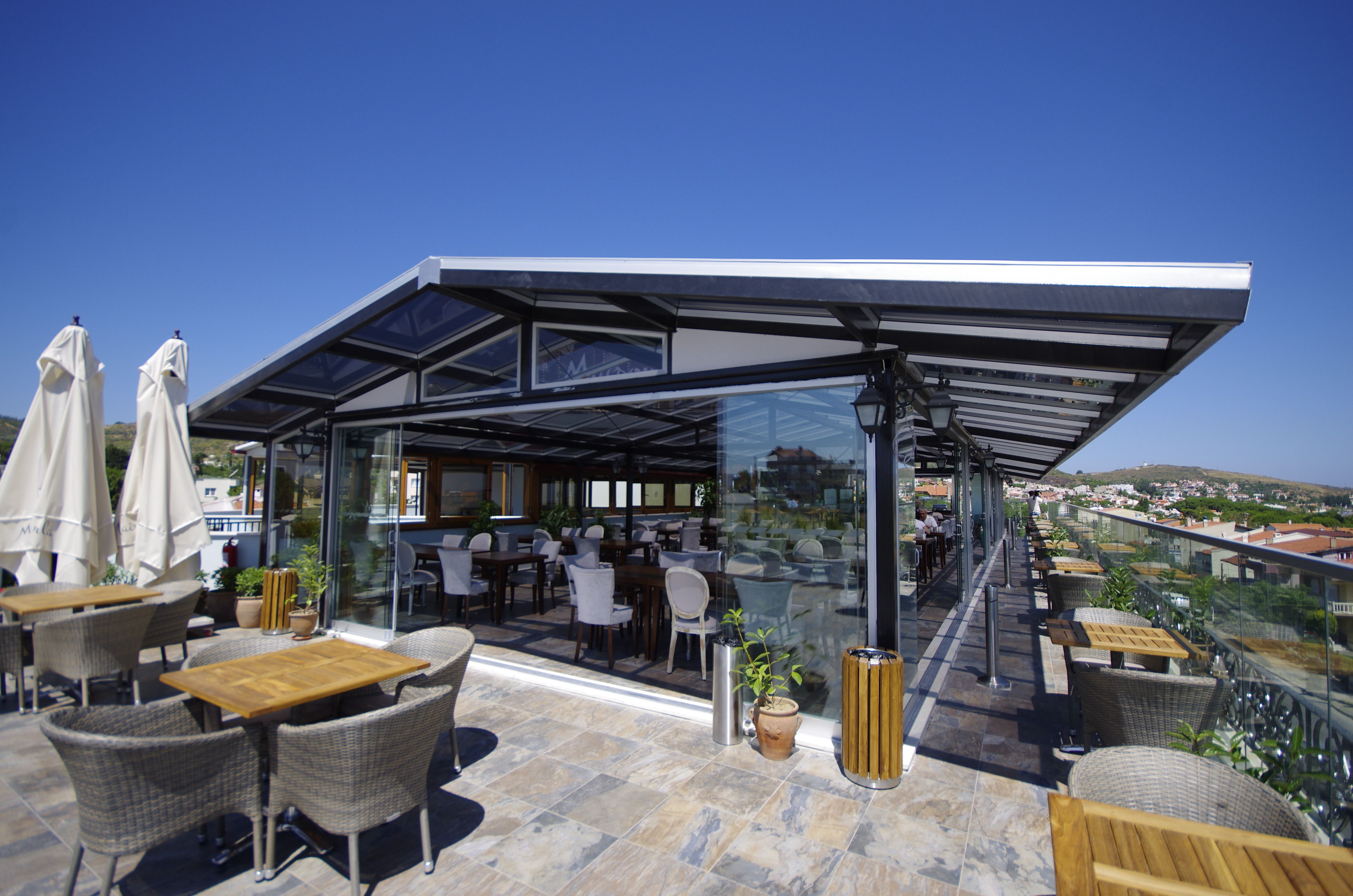 MAIN RESTOURANT