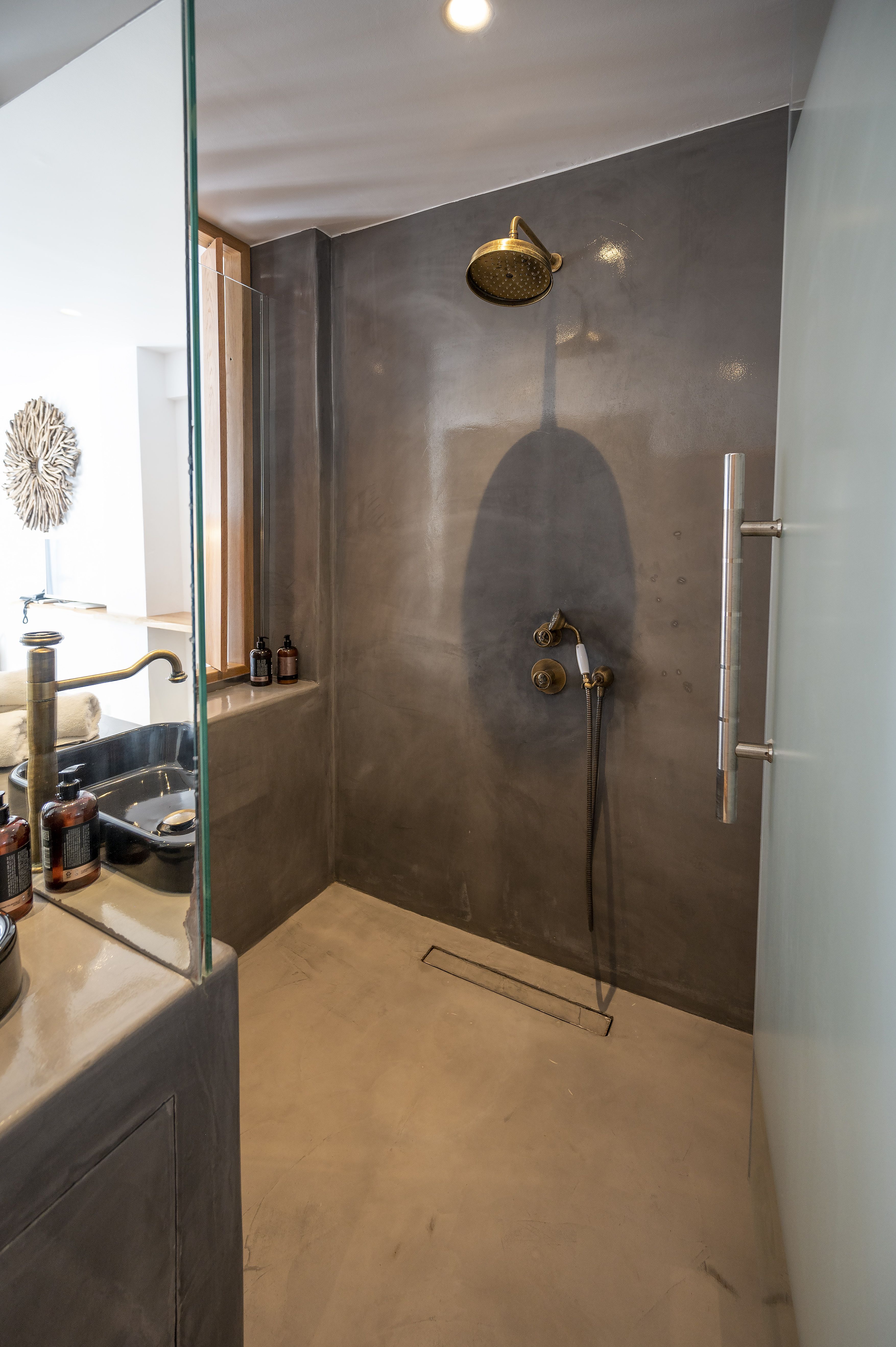 Junior Suite with Shared Pool