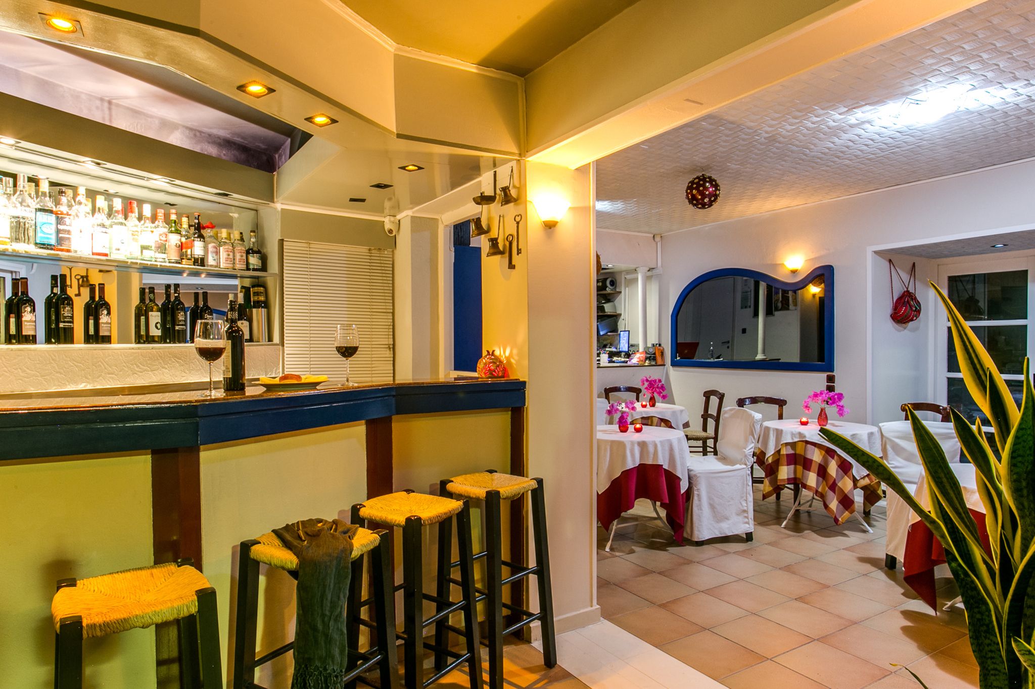 Bar