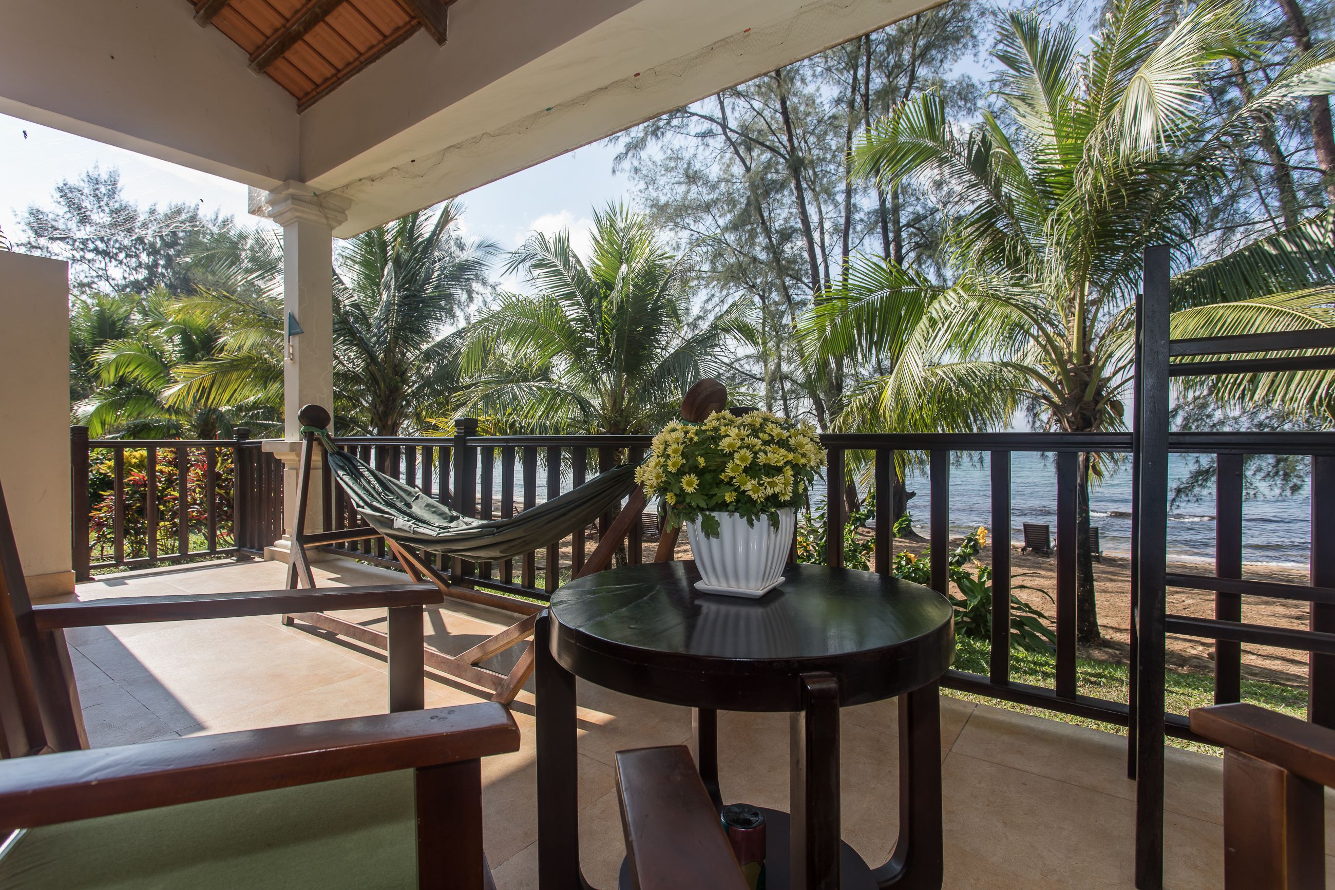 VILLA BEACHFRONT