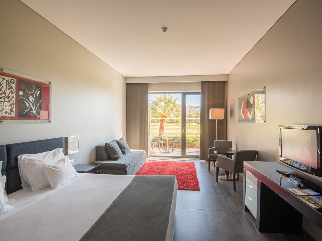 DF- FAMILY ROOM