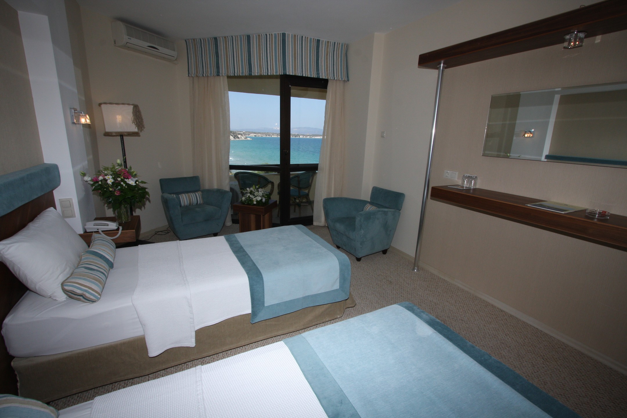 ROOM STANDARD SIDESEAVIEW BALCONY