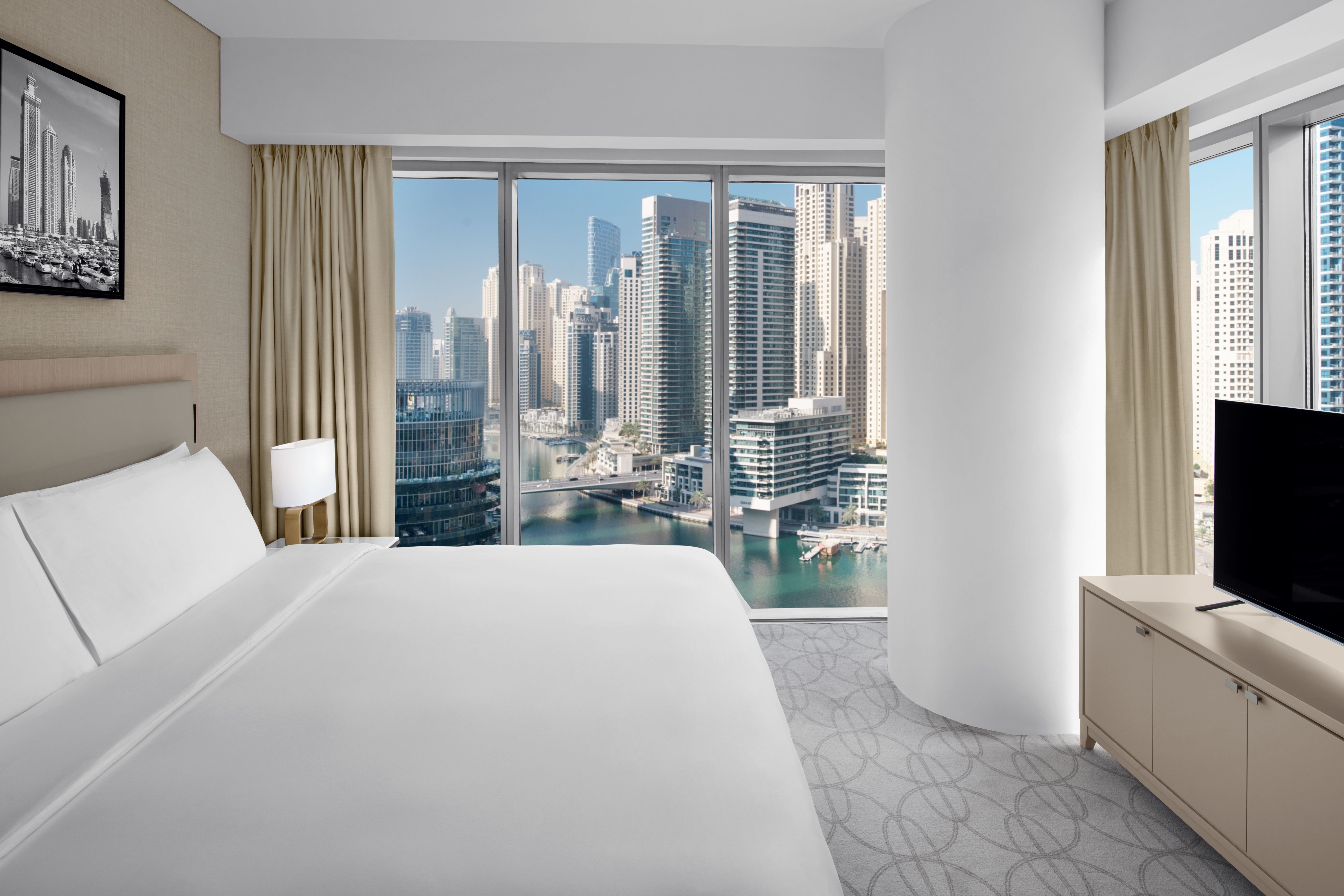 GRAND GUEST ROOM MARINA VIEW 