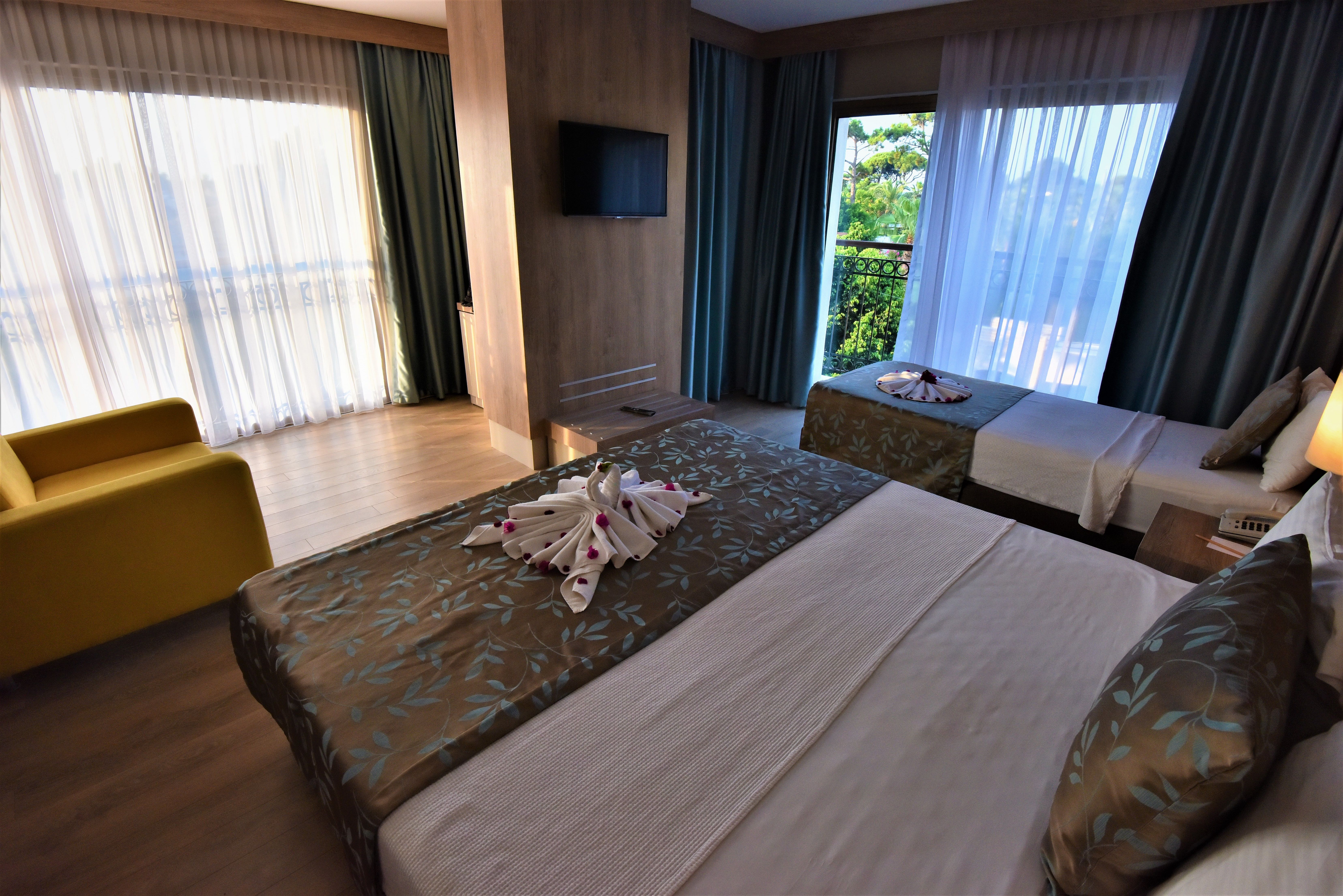 JUNIOR SUITE