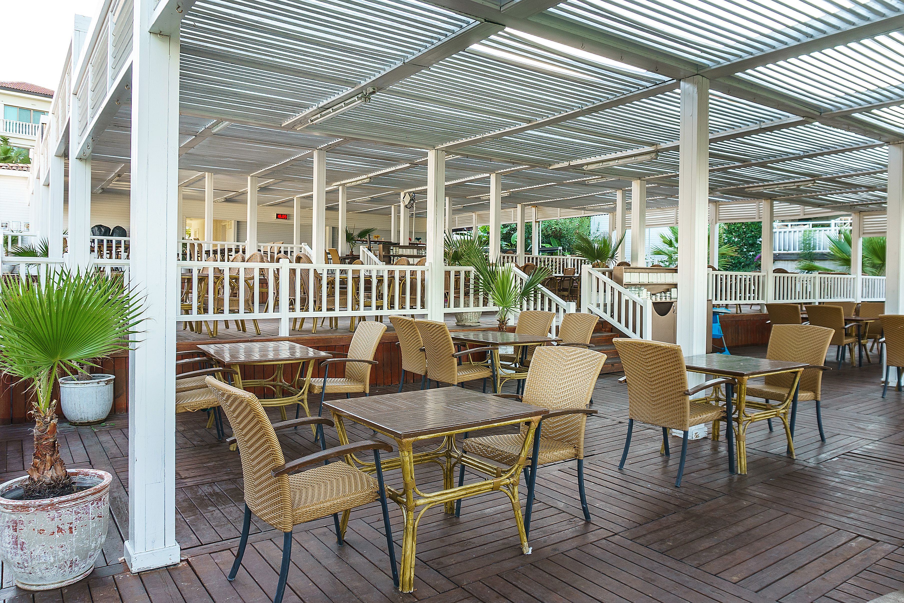 BEACH BAR