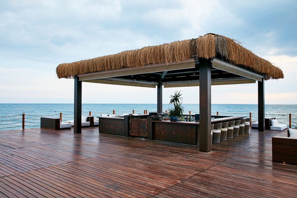 DOCK'S PIER BAR