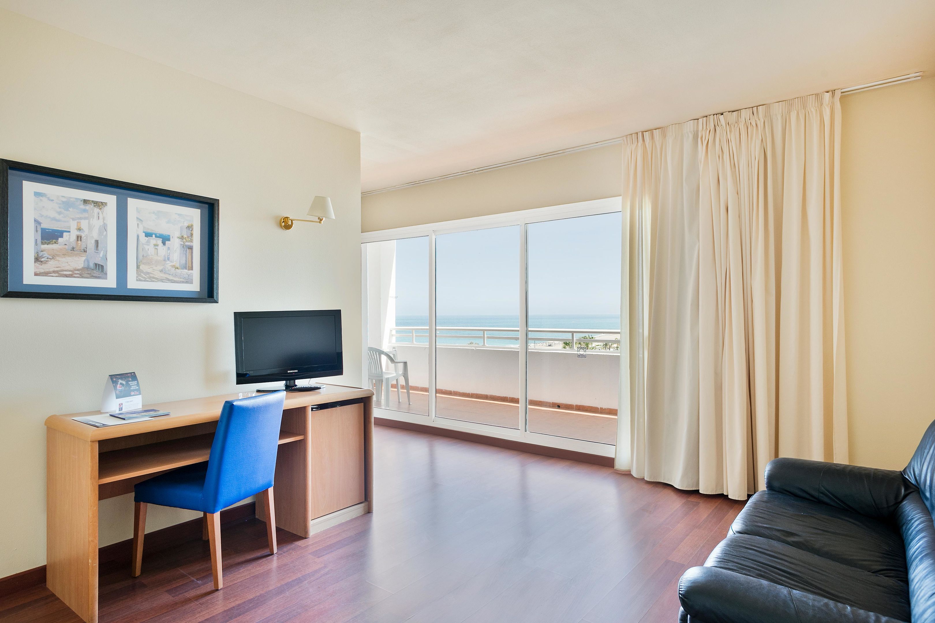 SUITE JUNIOR WITH TERRACE 