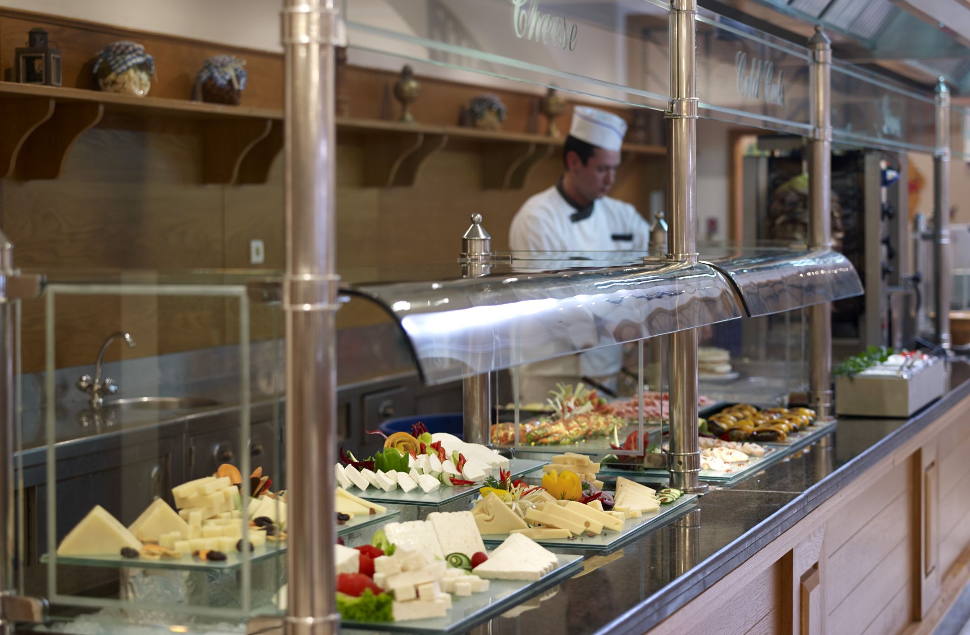 MAIN RESTAURANT