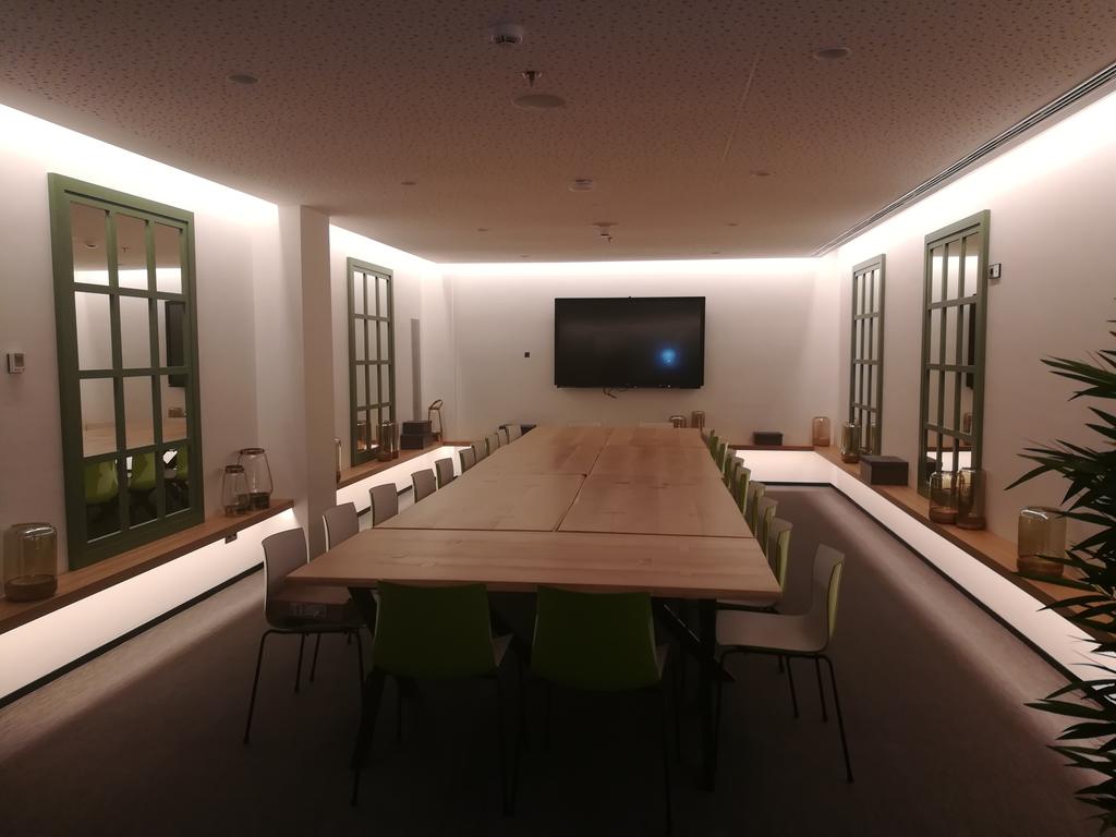 MICE (servicii de organizare de întâlniri, conferințe, alte evenimente)