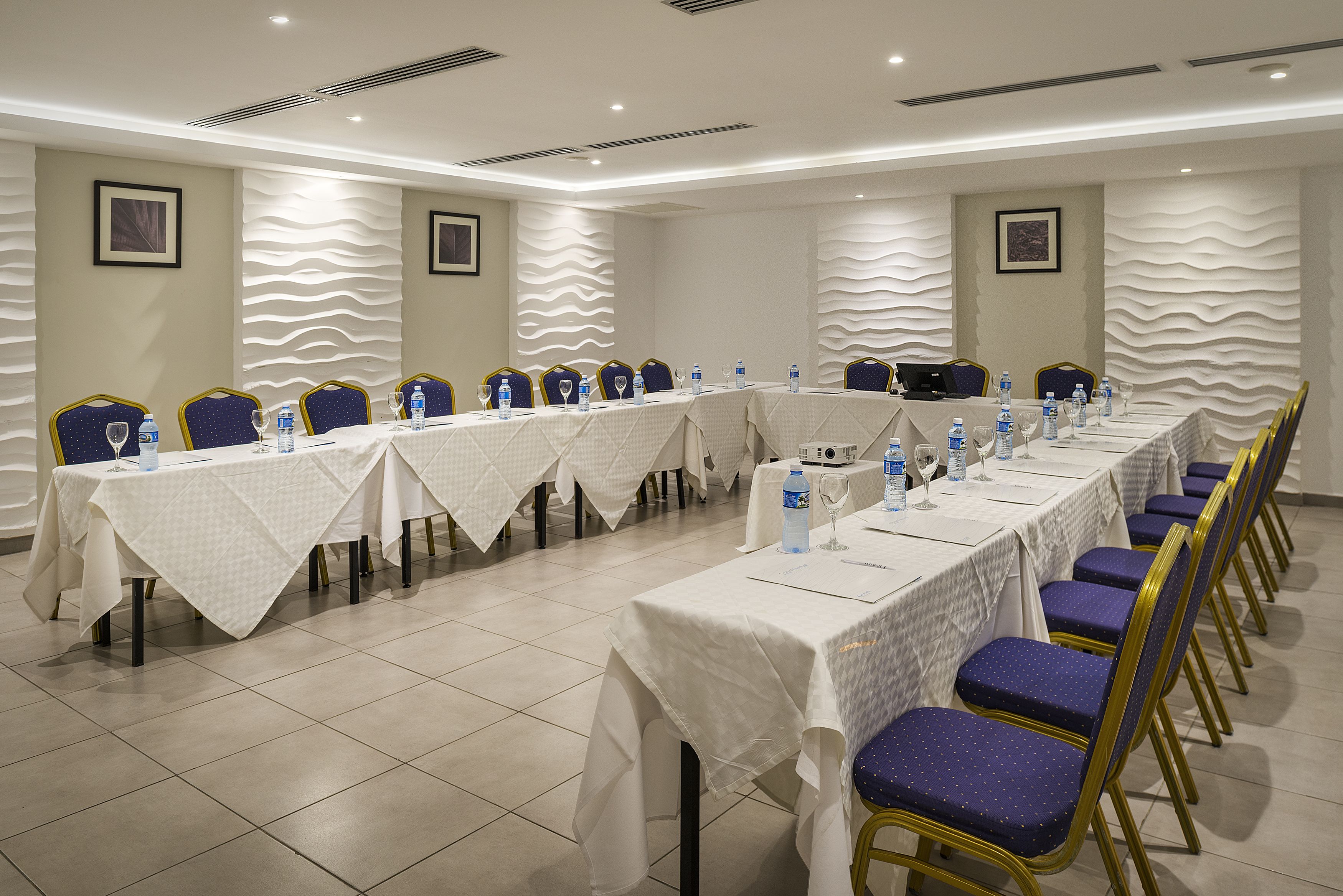 MICE (servicii de organizare de întâlniri, conferințe, alte evenimente)