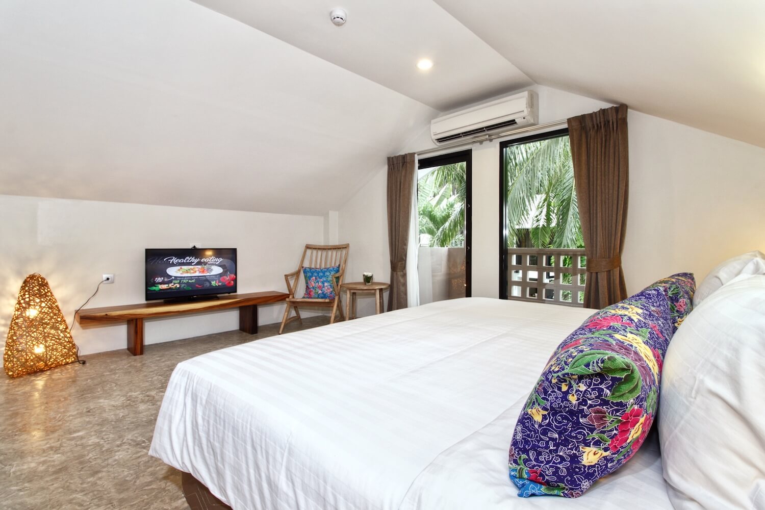 Deplux Room