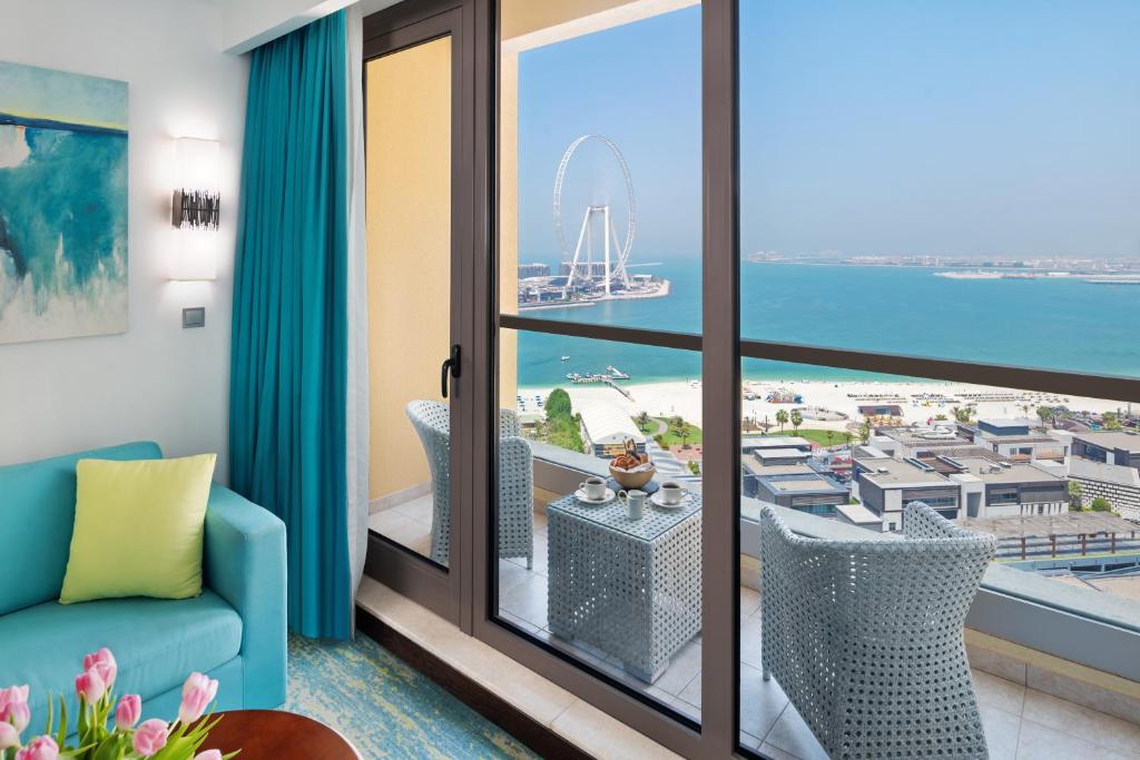 DUBAI EYE SEA VIEW ROOM