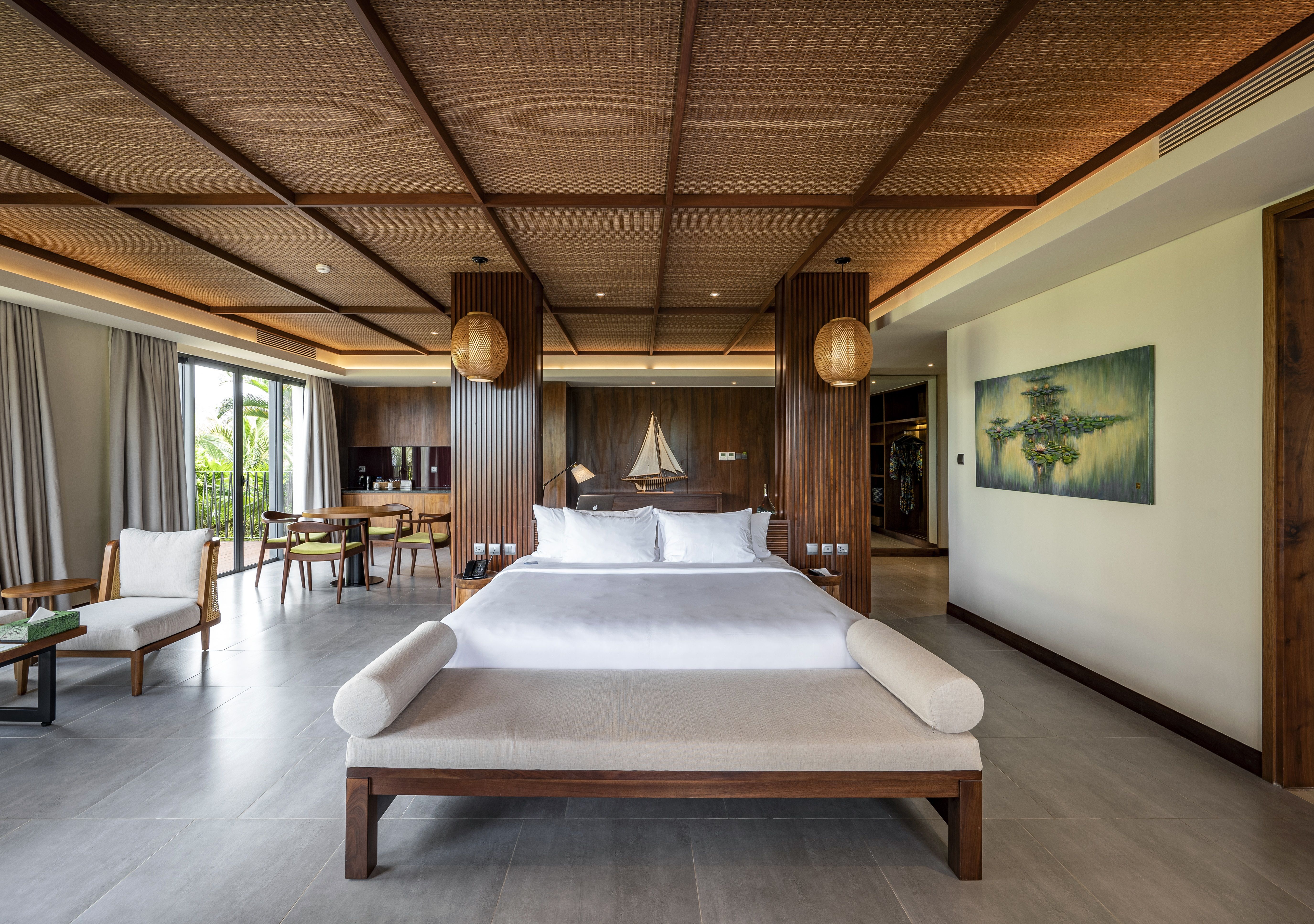 MOONRISE SUITE WITH BALCONY