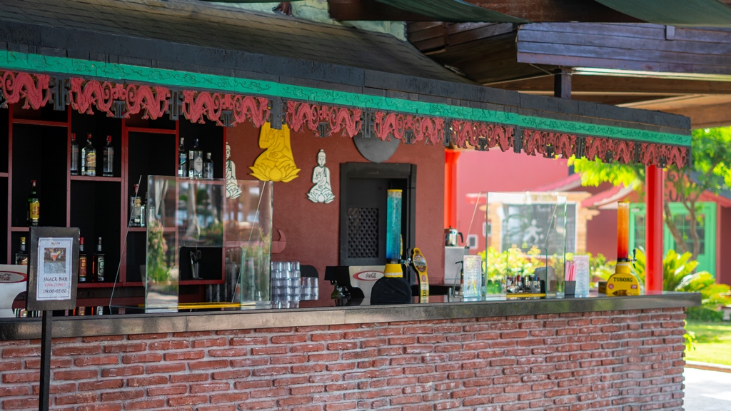 SNACK BAR