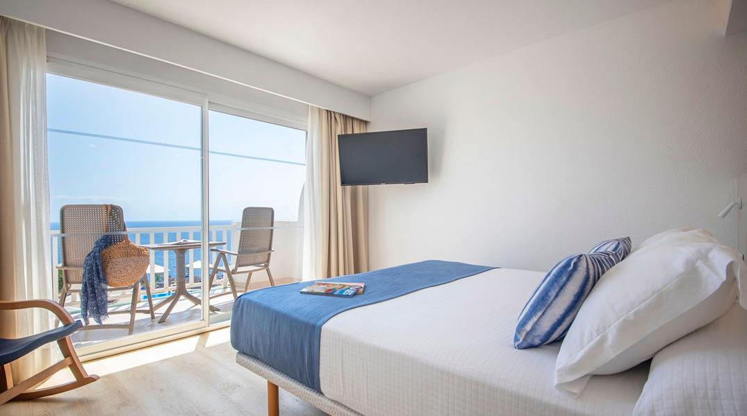 DOUBLE SUPERIOR SEA VIEW (BALCONY OR TERRACE)