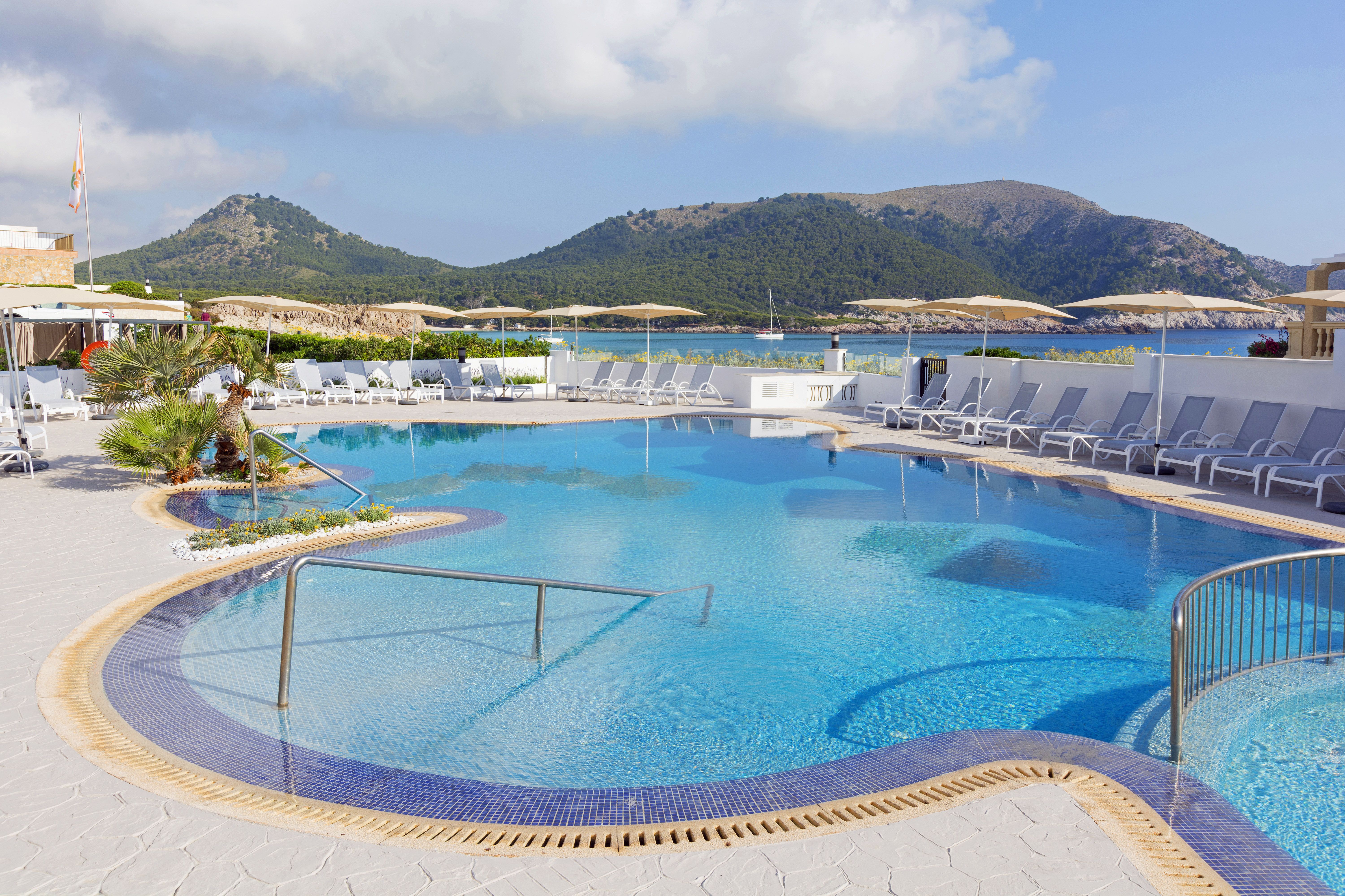 Piscina deschisă