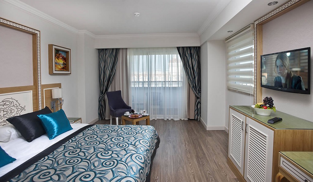 JUNIOR SUITE 