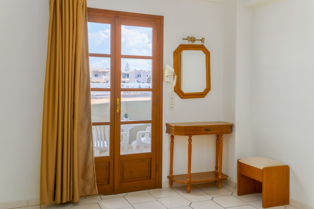  QUADRUPLE APARTMENT BALCONY  OR TERRACE