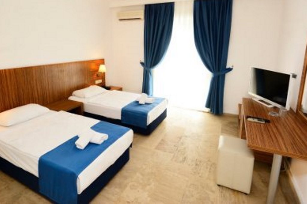 FAMILY 2 ROOMS BALCONY OR TERRACE