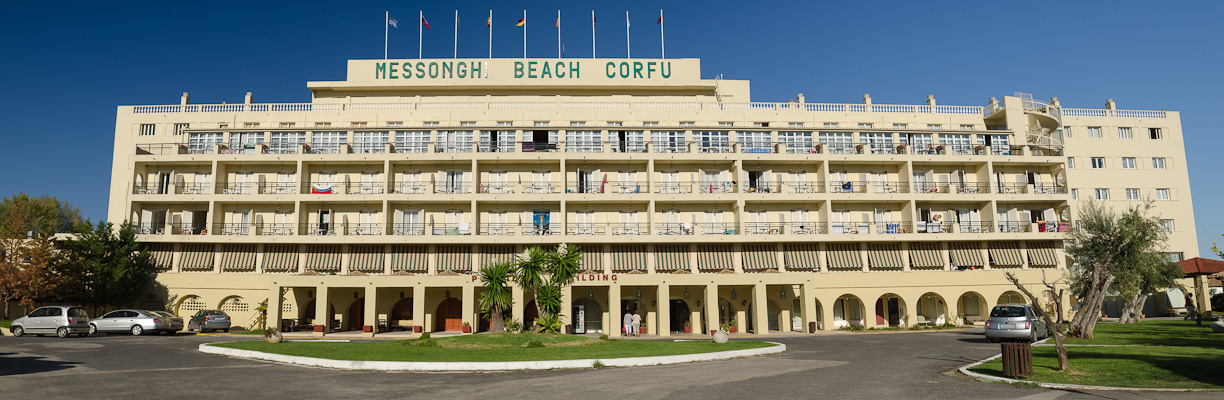 Corfu, Hotel Messonghi Beach, intrare.jpg