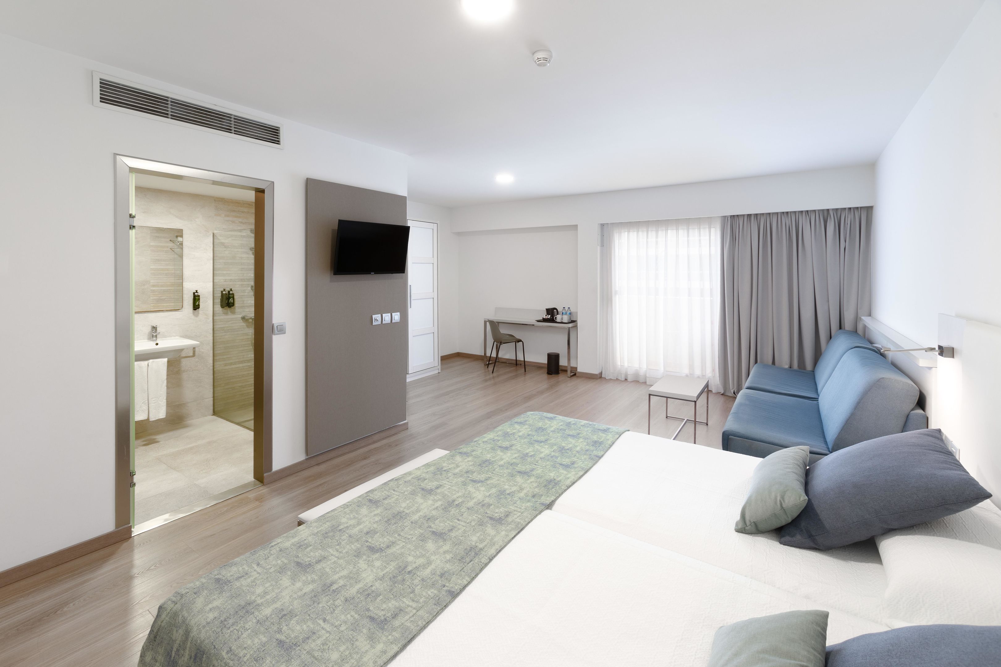 STANDARD ROOM BALCONY OR TERRACE