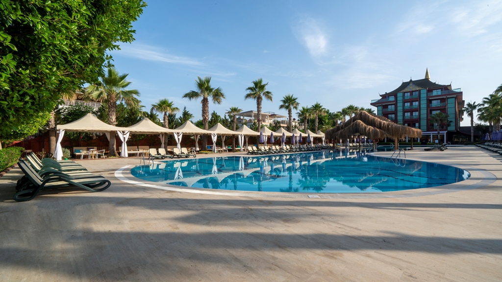 Piscina deschisă