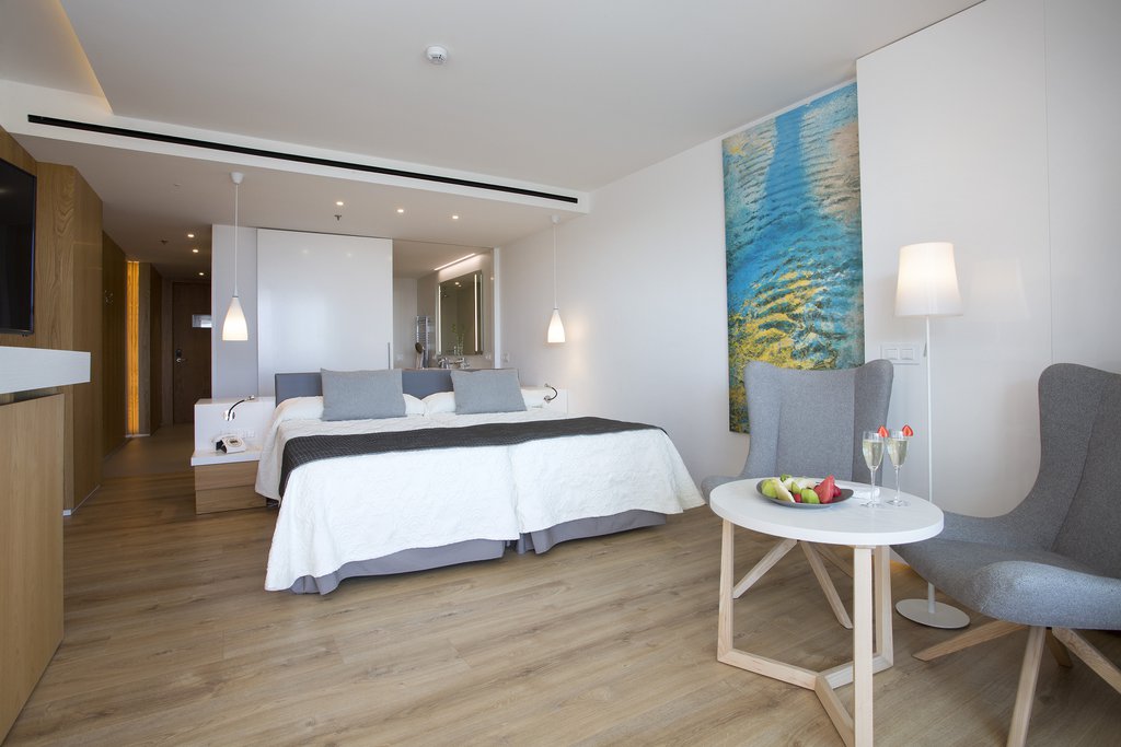 Junior Suite Pool View with Balcony